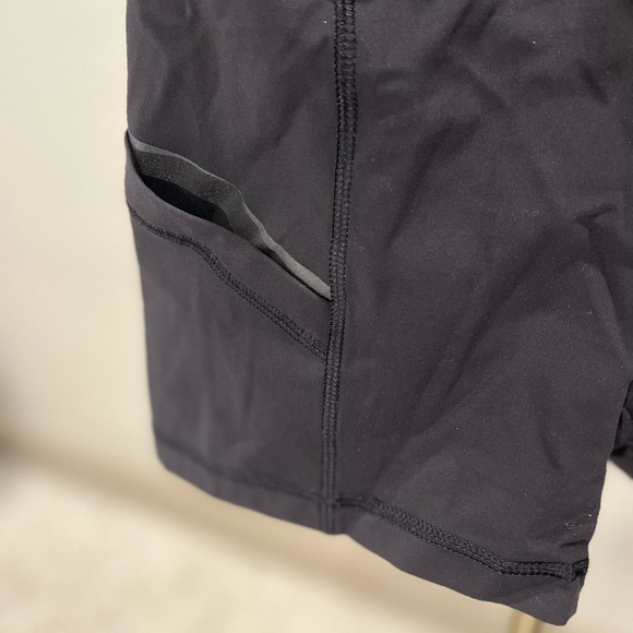 Lululemon Bike Shorts | Black | Size 6 | Pockets | Reflective | GREAT Condition - Picture 6 of 7